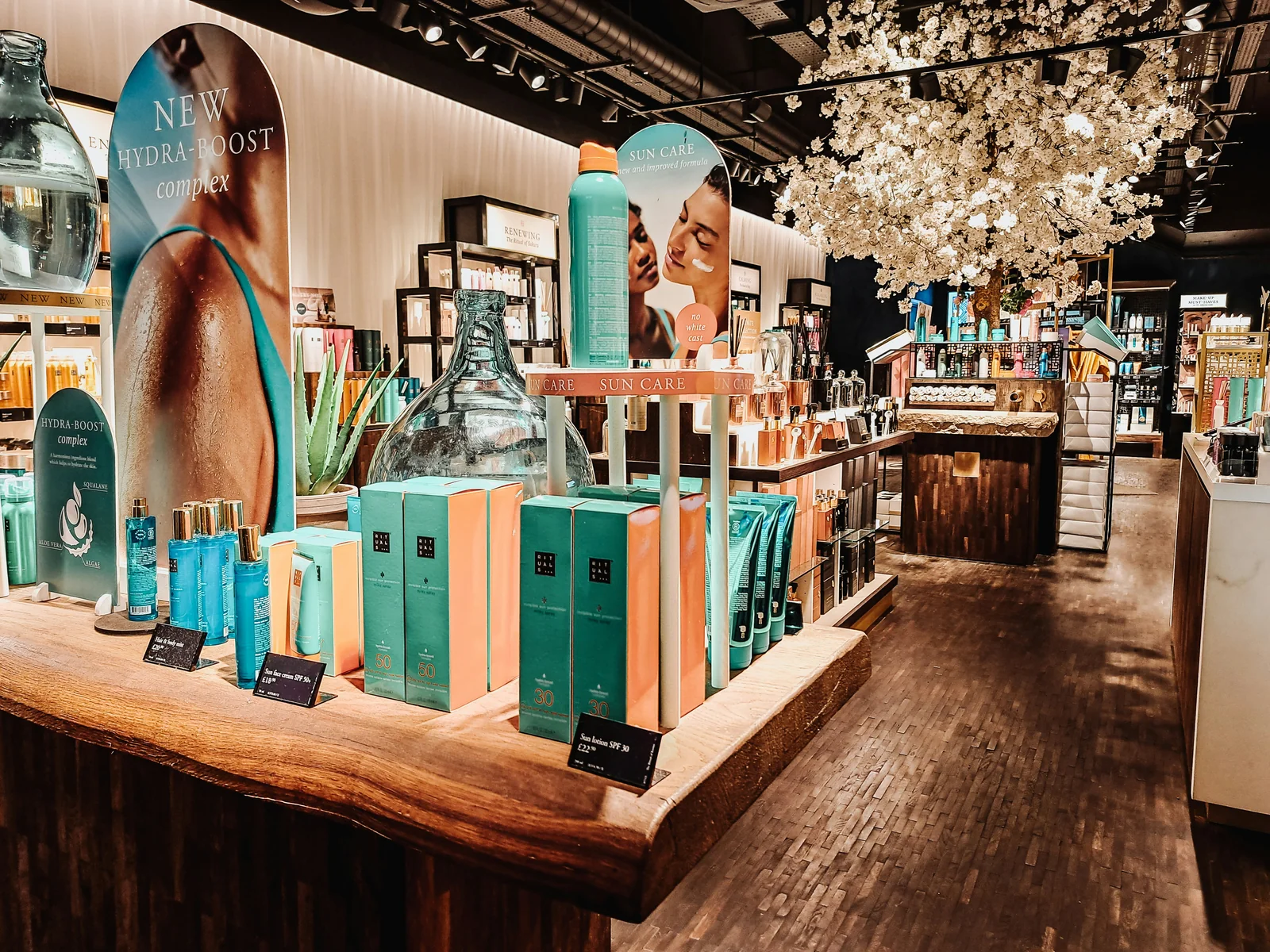 חנות קוסמטיקה קוריאנית עם מוצרי K-Beauty